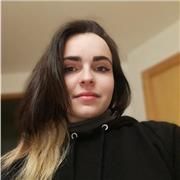 Je suis une jeune étudiante passionnée par l'art!